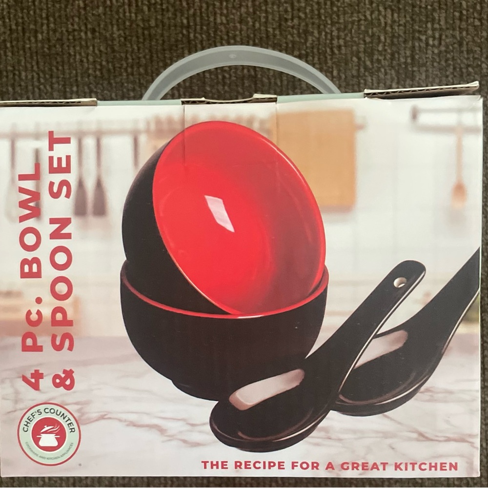 NEW Chef’s Counter 4 Pc. Bowl & Spoon Set